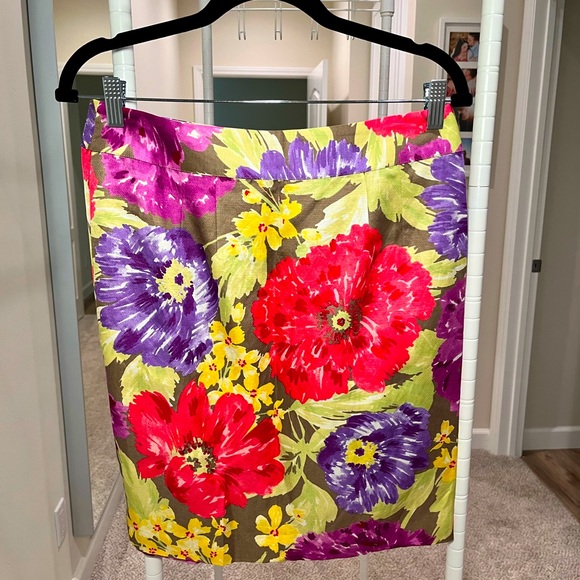 NWT Banana Republic Floral Pencil Skirt size 8P - Picture 1 of 16